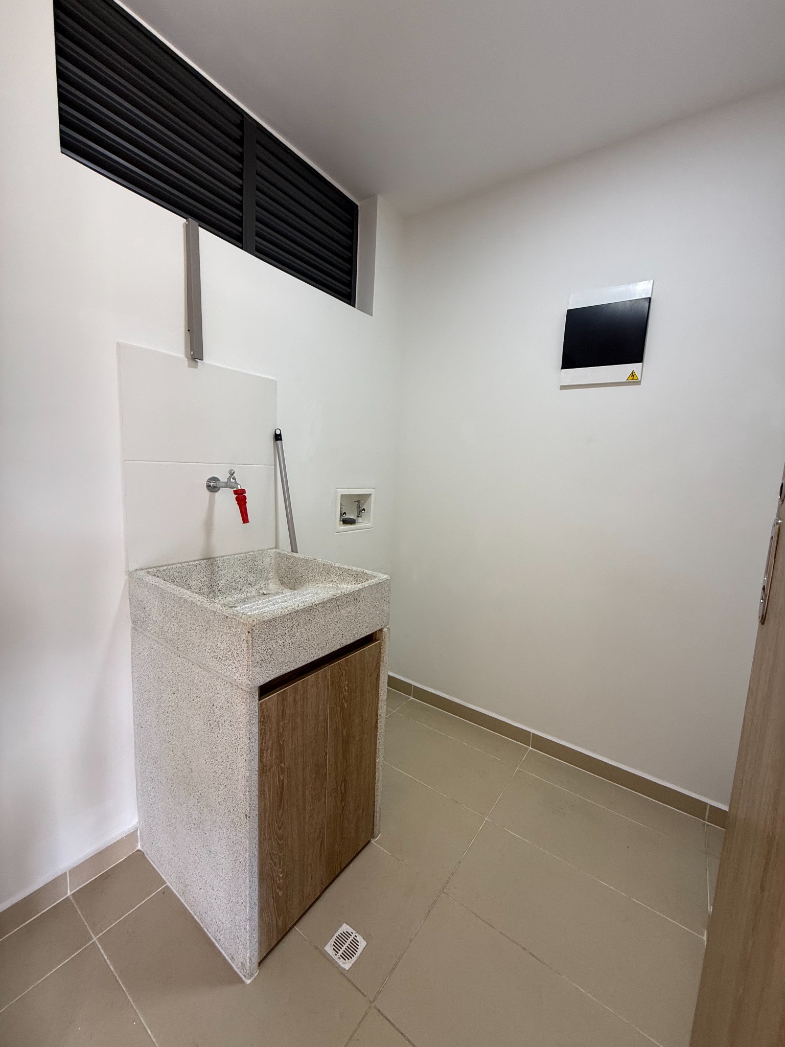 Apartamento en venta en Alto De Las Flores, Sabaneta · foto 24 de 24