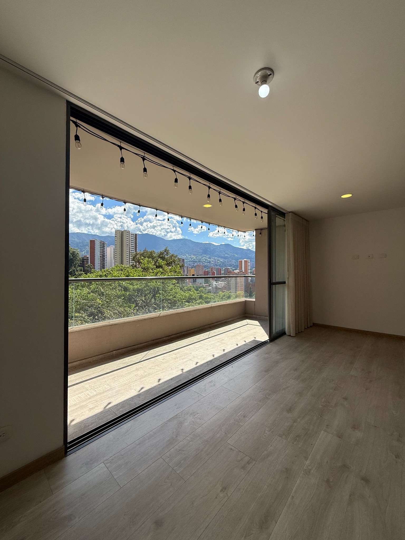 Apartamento en venta en Alto De Las Flores, Sabaneta · foto 2 de 24