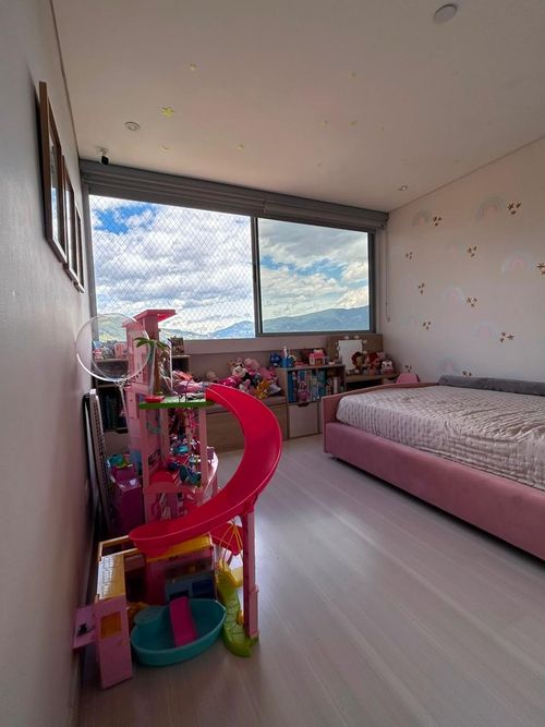 Casa de 3 alcobas en venta en El Poblado, Envigado, 161 m² · foto 7 de 8