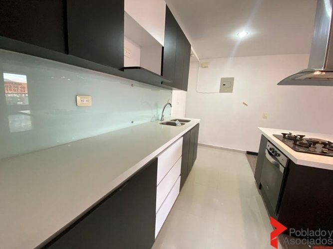 Apartamento de 3 alcobas en arriendo en Loma De Las Brujas, Envigado, 150 m² · foto 4 de 24