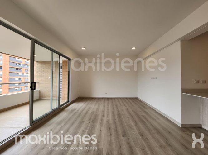 Apartamento de 3 alcobas en arriendo en Villa Carlota, Medellín, 145 m² · foto 4 de 21
