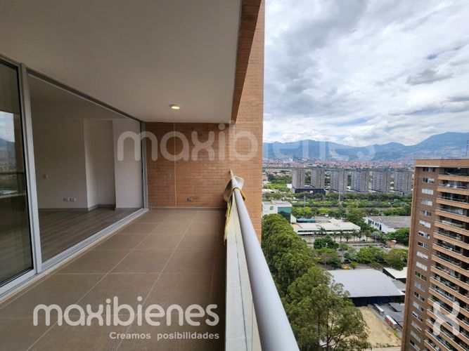 Apartamento de 3 alcobas en arriendo en Villa Carlota, Medellín, 145 m² · foto 6 de 21