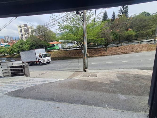 Local en arriendo en La Floresta, Medellín, 205 m² · foto 13 de 14