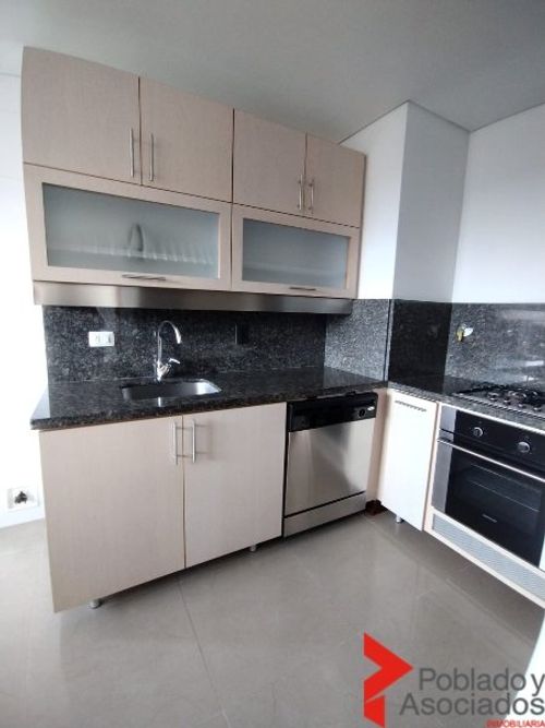 Apartamento de 3 alcobas en arriendo en Los Balsos, Medellín, 200 m² · foto 4 de 24