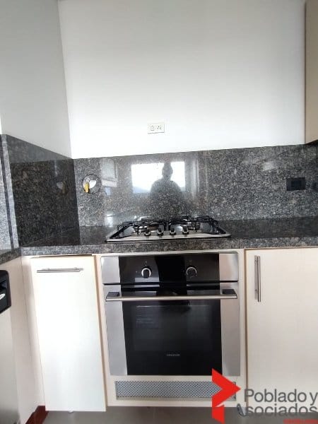 Apartamento de 3 alcobas en arriendo en Los Balsos, Medellín, 200 m² · foto 5 de 24