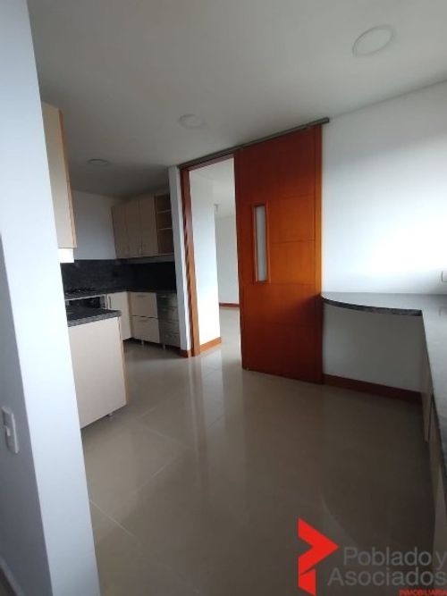 Apartamento de 3 alcobas en arriendo en Los Balsos, Medellín, 200 m² · foto 7 de 24