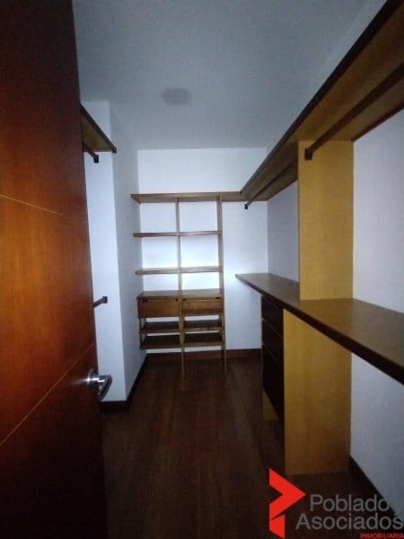 Apartamento de 3 alcobas en arriendo en Los Balsos, Medellín, 200 m² · foto 13 de 24