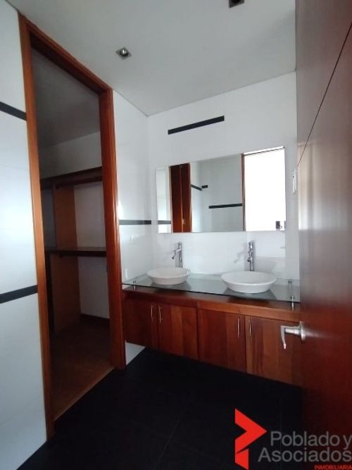 Apartamento de 3 alcobas en arriendo en Los Balsos, Medellín, 200 m² · foto 14 de 24