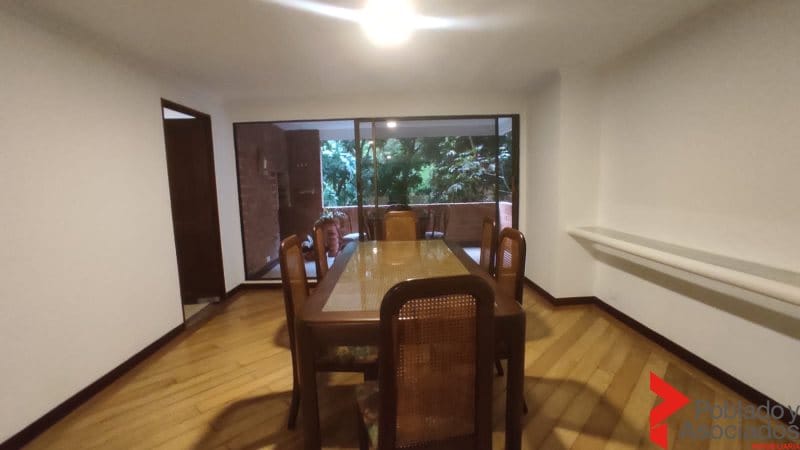 Apartamento de 3 alcobas en arriendo en Los Balsos, Medellín, 241 m² · foto 8 de 24