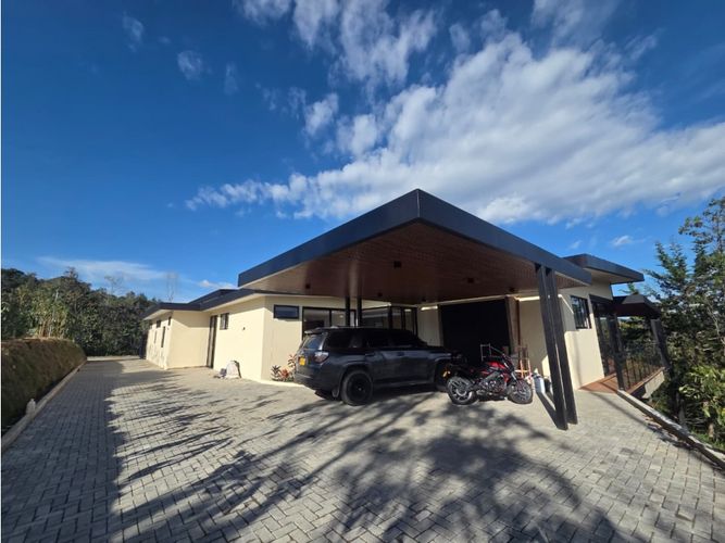 Casa de 4 alcobas en venta en Pantanillo, Rionegro, 405 m² · foto 4 de 24