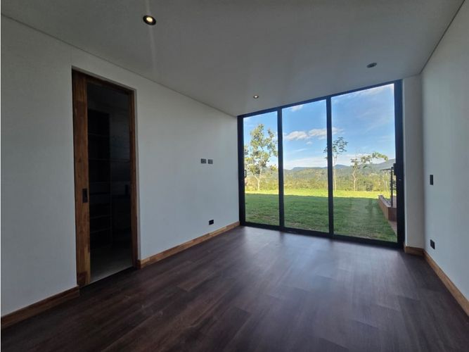 Casa de 4 alcobas en venta en Pantanillo, Rionegro, 405 m² · foto 12 de 24