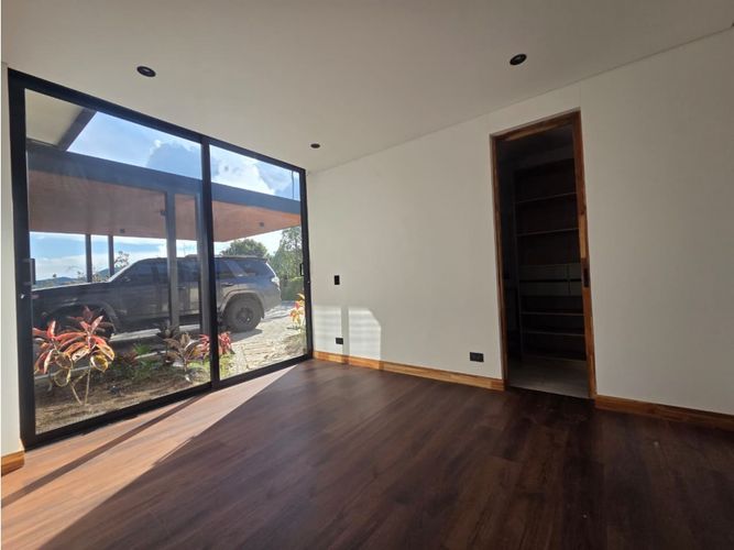 Casa de 4 alcobas en venta en Pantanillo, Rionegro, 405 m² · foto 22 de 24