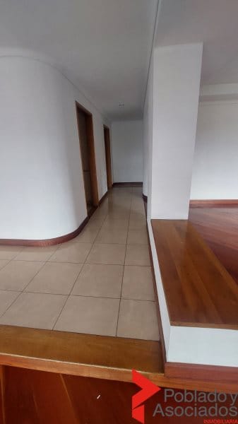 Apartamento de 3 alcobas en arriendo en Los Balsos, Medellín, 200 m² · foto 3 de 24