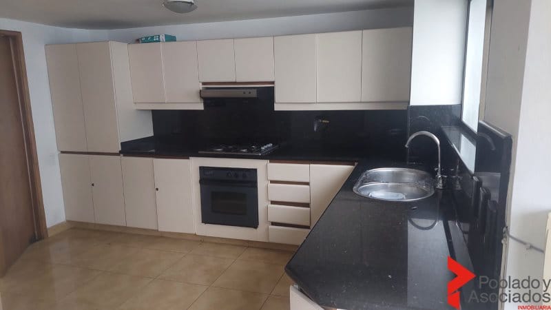 Apartamento de 3 alcobas en arriendo en Los Balsos, Medellín, 200 m² · foto 4 de 24