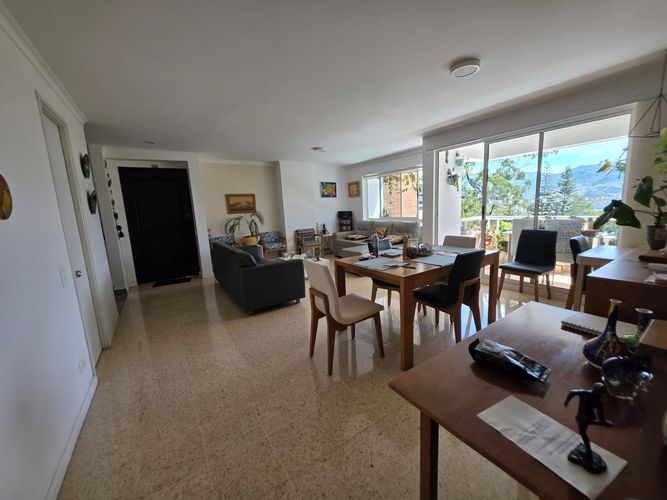 Casa de 3 alcobas en venta en Loma Del Campestre, Medellín, 124 m² · foto 2 de 11