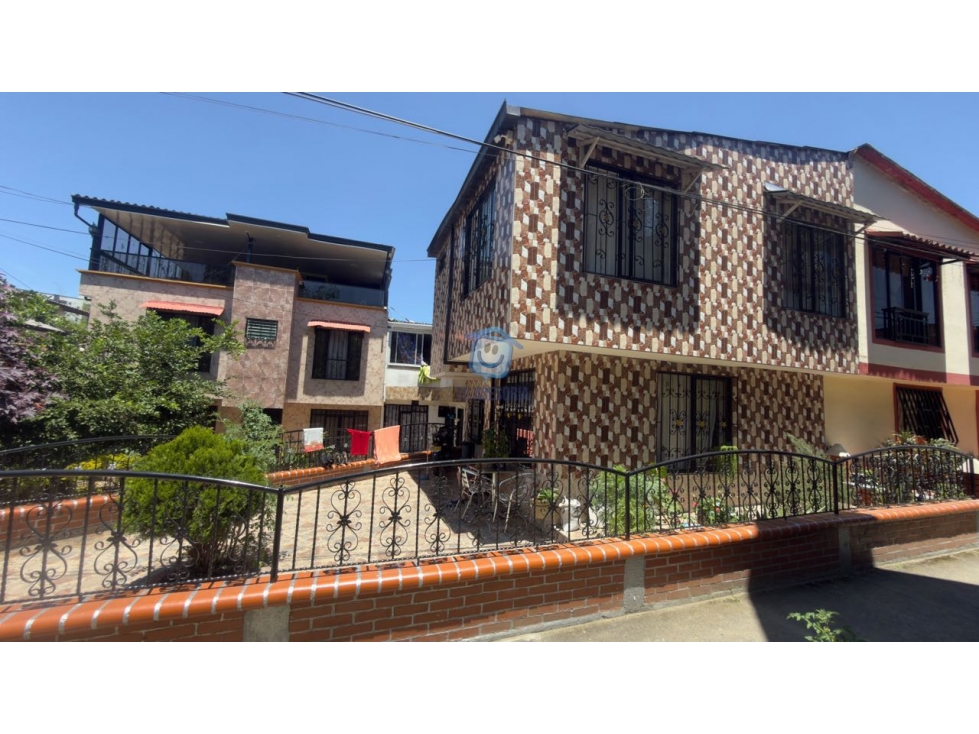 Casa en venta en Los Olivos, Dosquebradas · foto 2 de 14