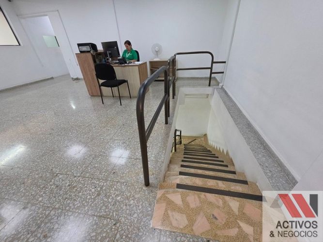 Bodega en venta en La Alpujarra, Medellín, 903 m² · foto 9 de 24