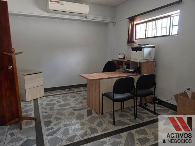 Bodega en venta en La Alpujarra, Medellín, 903 m² · foto 11 de 24
