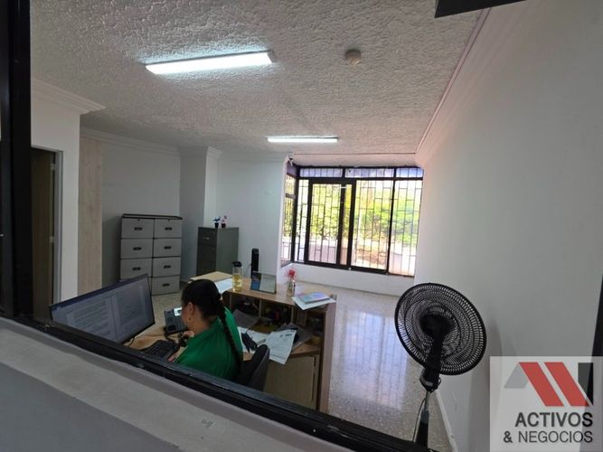 Bodega en venta en La Alpujarra, Medellín, 903 m² · foto 13 de 24