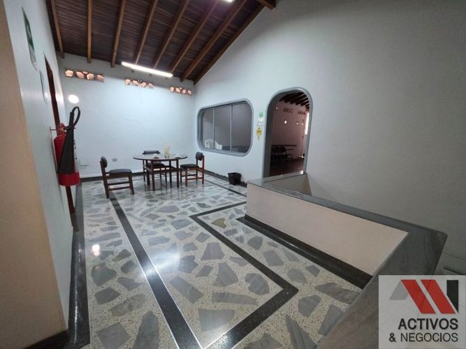 Bodega en venta en La Alpujarra, Medellín, 903 m² · foto 15 de 24
