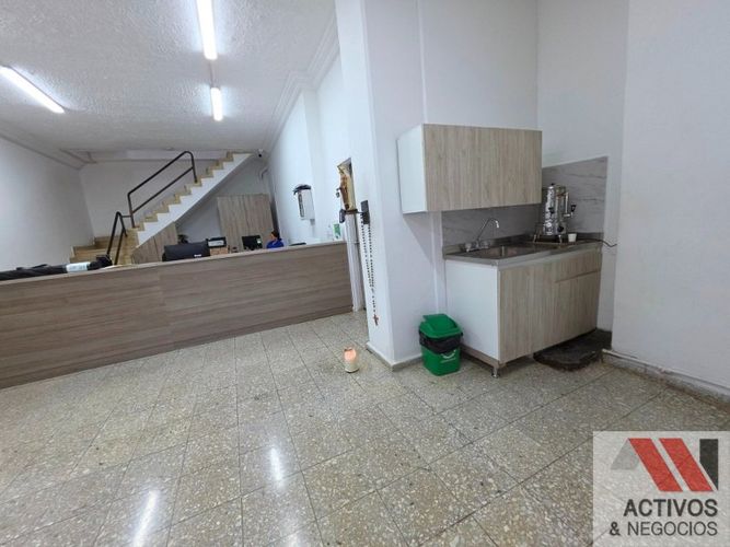 Bodega en venta en La Alpujarra, Medellín, 903 m² · foto 19 de 24