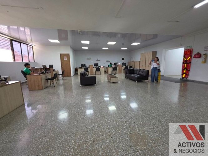 Bodega en venta en La Alpujarra, Medellín, 903 m² · foto 20 de 24