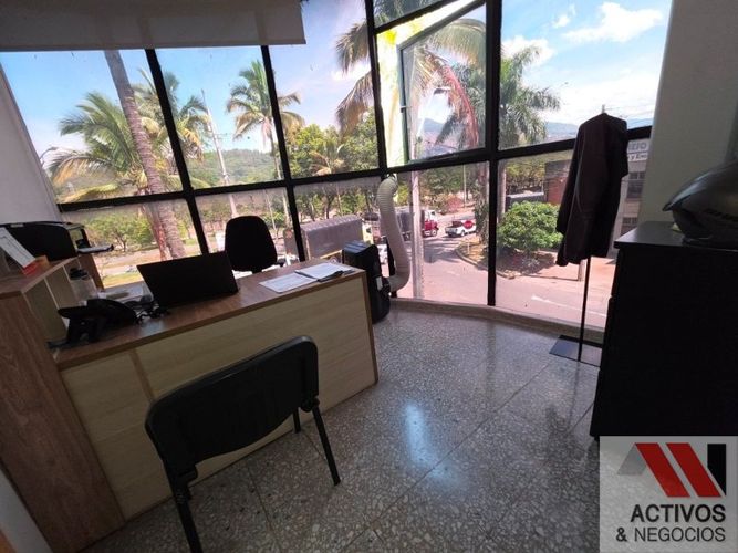 Bodega en venta en La Alpujarra, Medellín, 903 m² · foto 23 de 24