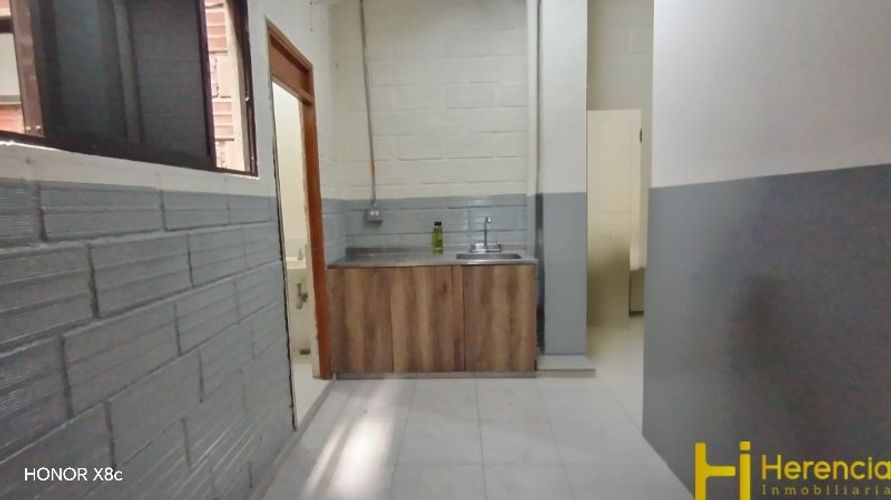 Bodega en arriendo en Trinidad, Medellín, 100 m² · foto 7 de 12