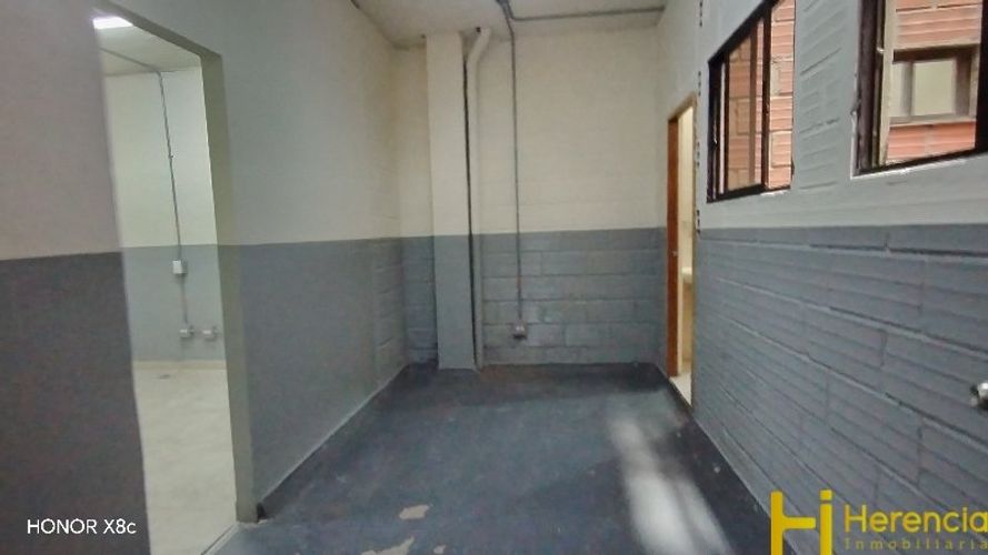 Bodega en arriendo en Trinidad, Medellín, 100 m² · foto 9 de 12