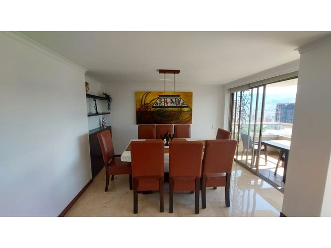 Apartamento de 4 alcobas en arriendo en Los Balsos, Medellín, 160 m² · foto 2 de 8