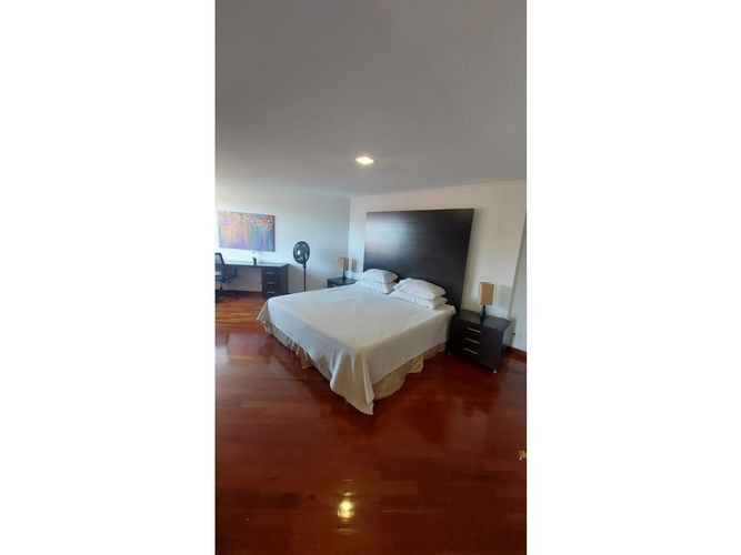 Apartamento de 4 alcobas en arriendo en Los Balsos, Medellín, 160 m² · foto 5 de 8
