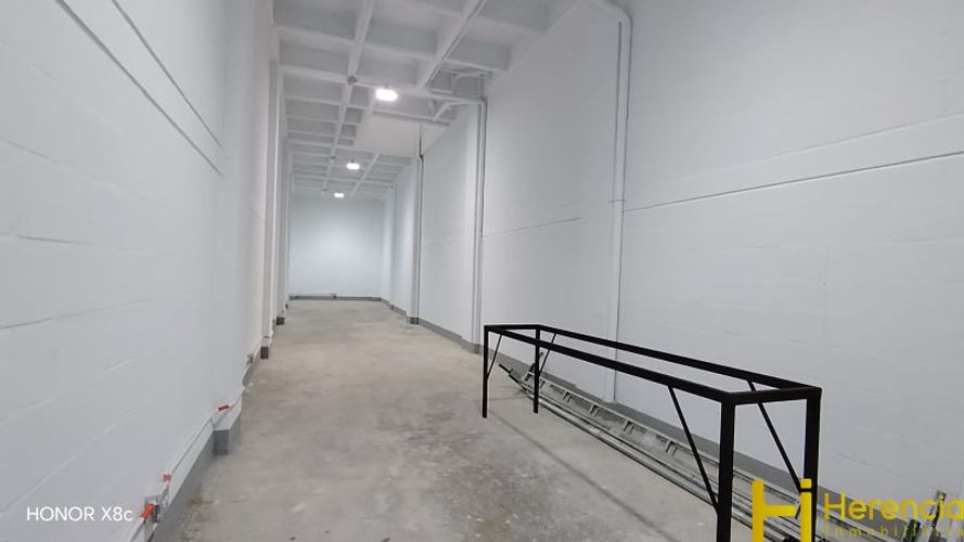 Bodega en arriendo en Laureles, Medellín, 282 m² · foto 5 de 24