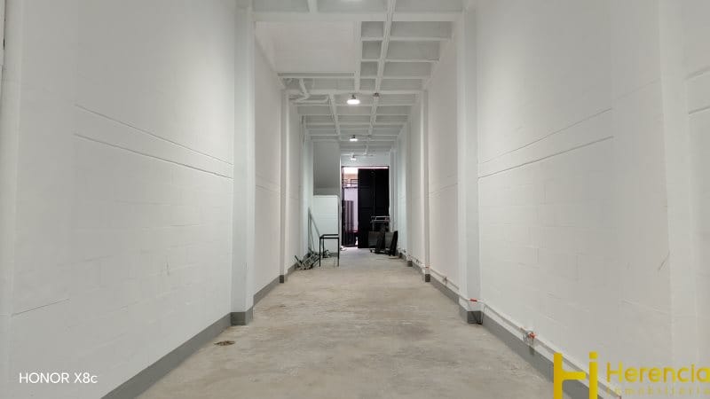 Bodega en arriendo en Laureles, Medellín, 282 m² · foto 6 de 24