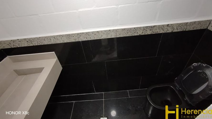 Bodega en arriendo en Laureles, Medellín, 282 m² · foto 9 de 24