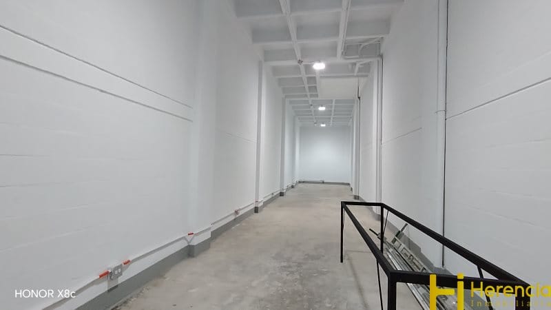 Bodega en arriendo en Laureles, Medellín, 282 m² · foto 10 de 24