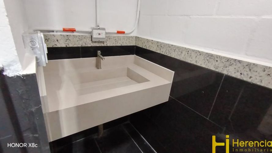 Bodega en arriendo en Laureles, Medellín, 282 m² · foto 12 de 24