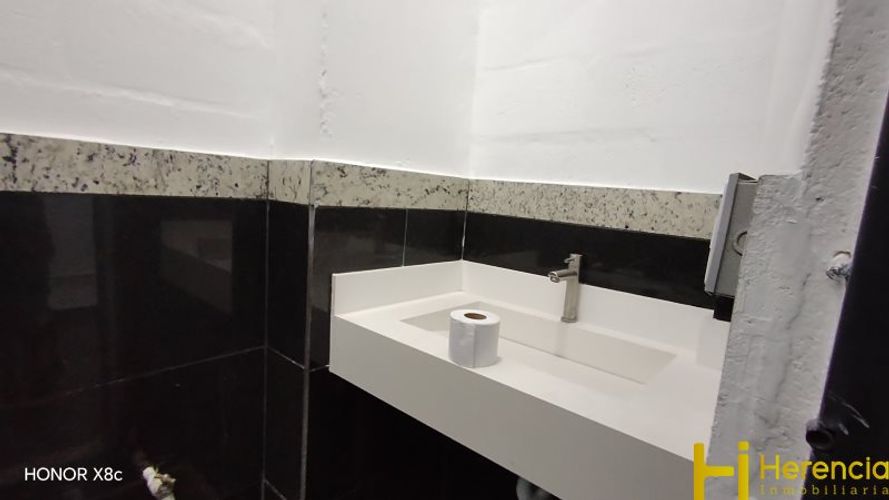 Bodega en arriendo en Laureles, Medellín, 282 m² · foto 17 de 24