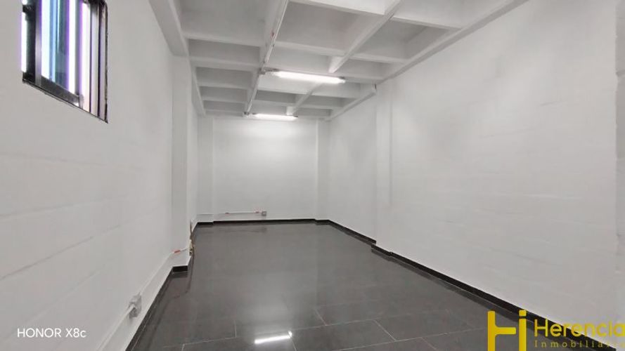 Bodega en arriendo en Laureles, Medellín, 282 m² · foto 19 de 24