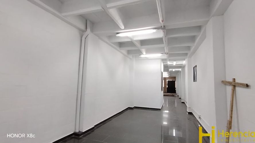 Bodega en arriendo en Laureles, Medellín, 282 m² · foto 22 de 24