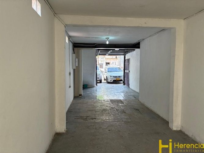 Bodega en arriendo en El Salvador, Medellín, 70 m² · foto 2 de 11
