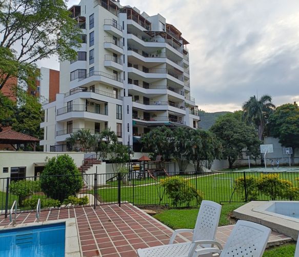 Apartamento de 4 alcobas en venta en Cuarto De Legua - Guadalupe, Cali, 470 m² · foto 3 de 24