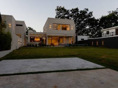 HERMOSA CASA DE ESTILO MODERNO MINIMALISTA – SAN BERNARDINO CASA PUEBLO HOMES — foto 2