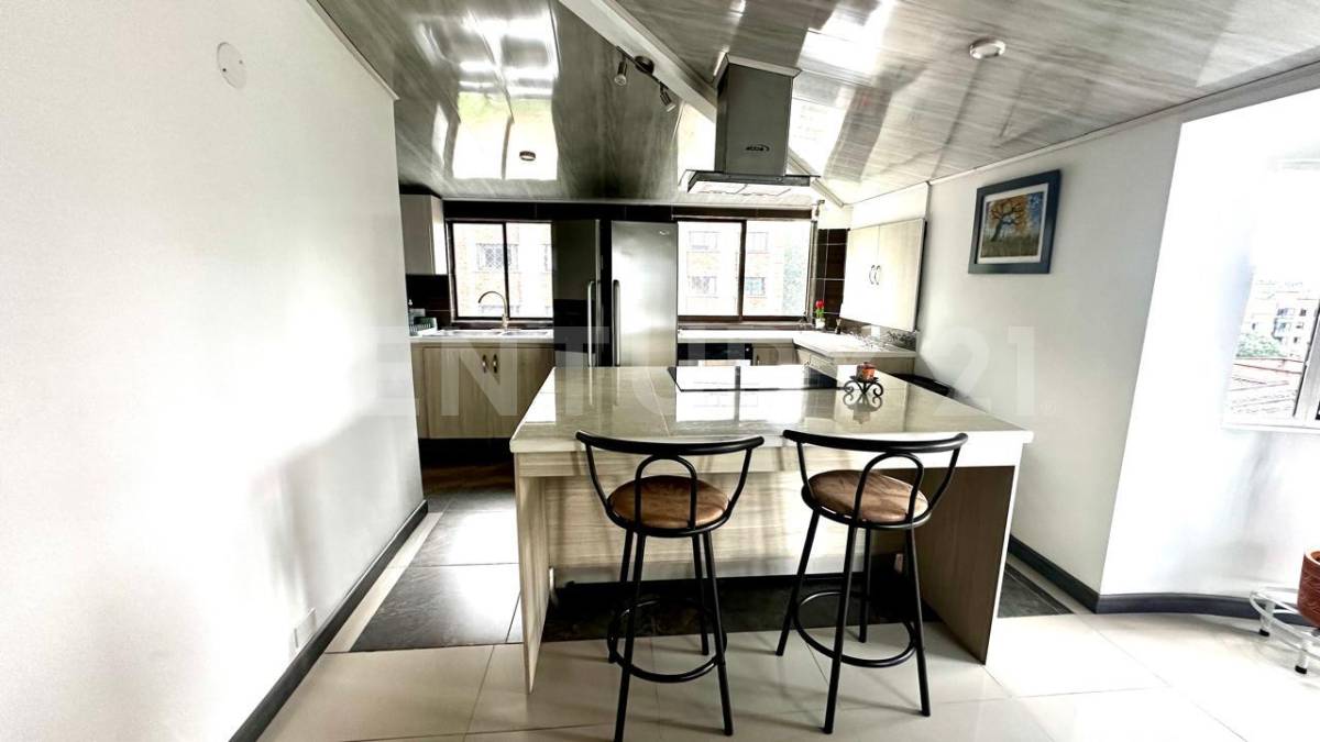 Apartamento en venta en El Poblado, Medellín · foto 2 de 16