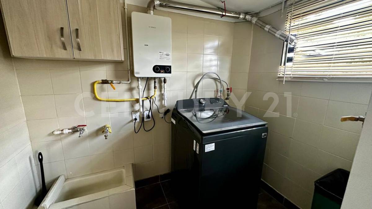 Apartamento en venta en El Poblado, Medellín · foto 6 de 16