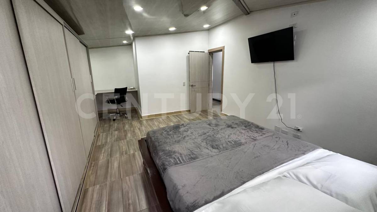 Apartamento en venta en El Poblado, Medellín · foto 8 de 16