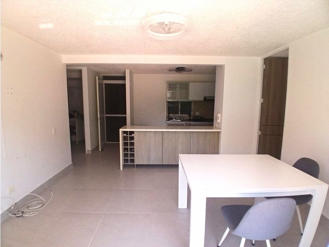 Apartamento de 2 alcobas en venta en Las Palmas, Ricaurte, 58 m² · foto 4 de 24