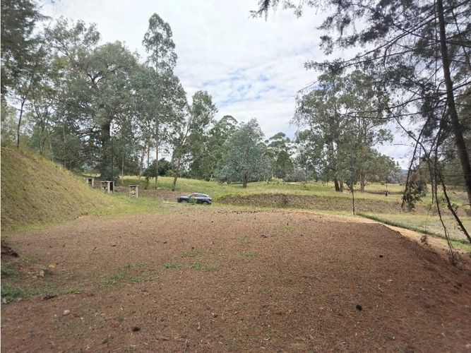 Lote en venta en Lomitas, La Ceja, 1627 m² · foto 3 de 5