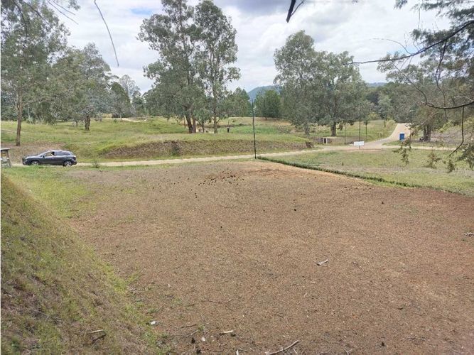 Lote en venta en Lomitas, La Ceja, 1627 m² · foto 4 de 5