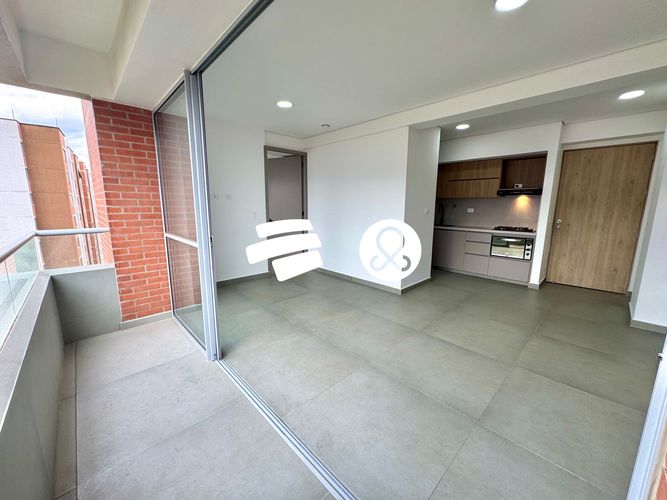 Apartamento de 2 alcobas en venta en Potrerito, Bello, 58 m² · foto 2 de 21