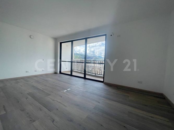 Apartamento de 1 alcoba en venta en La Flora, Cali, 37 m² · foto 2 de 20